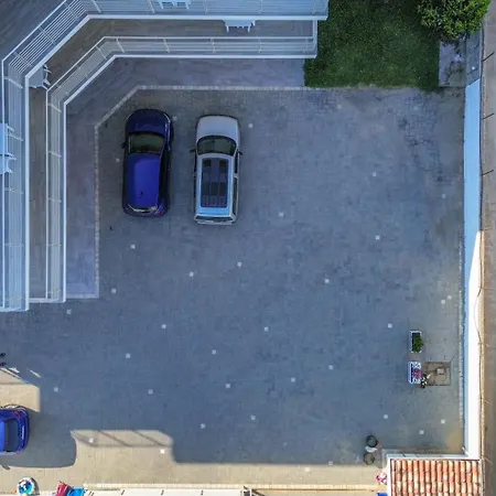 Acacia House - Few Meters From The