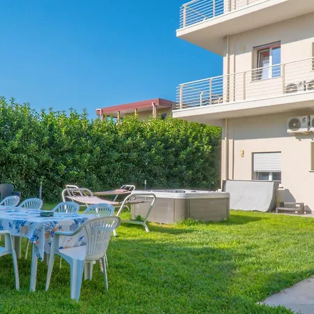 Acacia House - Few Meters From The Villaggio San Leonardo