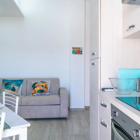 Acacia House - Few Meters From The 아파트 Villaggio San Leonardo