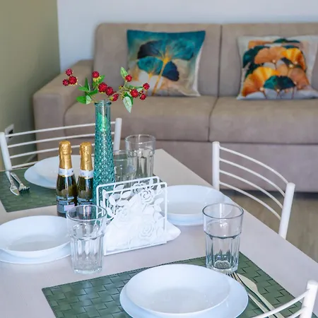 Acacia House - Few Meters From The *